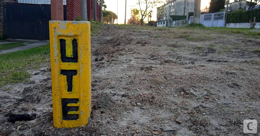 mojon UTE cable subterraneo zona colon