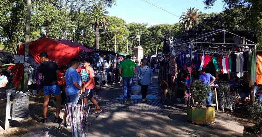 Comienza la tradicional feria de Plaza Vidiella 2022 - 2023