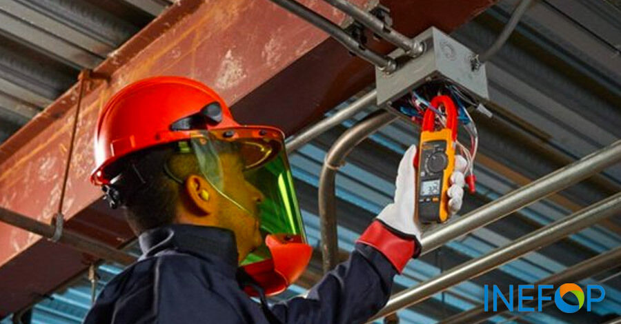 Capacitación en Mediciones eléctricas de INEFOP