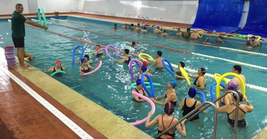Hidrogimnasia para personas mayores de 60 años