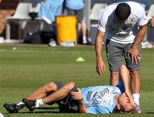 Forlan_golpeado