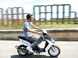 no venderán mas motos sin licencia de conducir