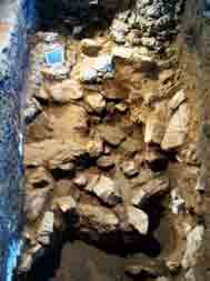 muro_de_piedra_de_23000_aos